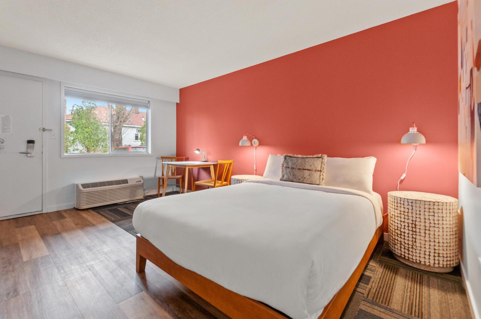 Okanagan Lakefront Resort Пентіктон Екстер'єр фото