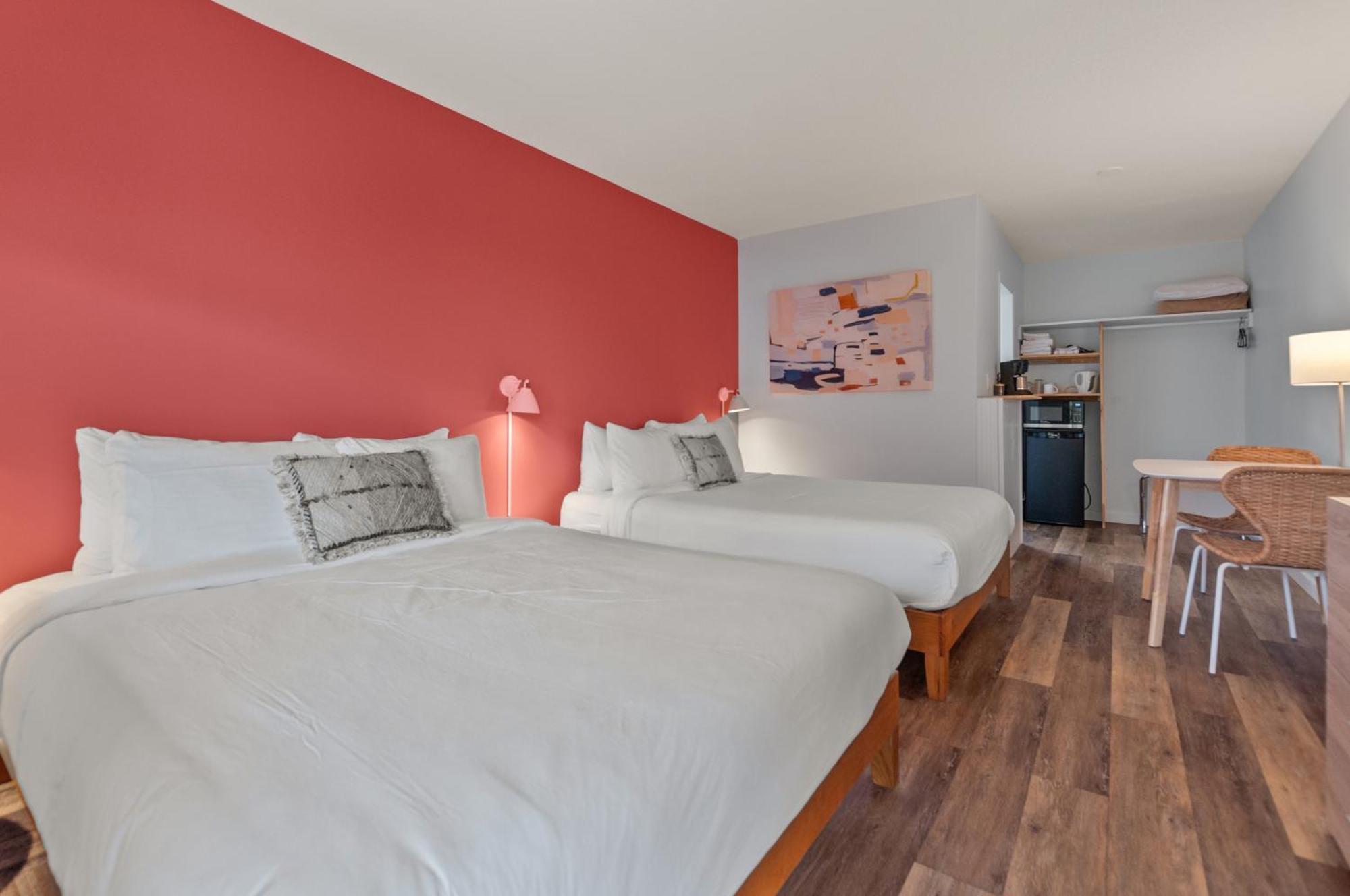 Okanagan Lakefront Resort Пентіктон Екстер'єр фото