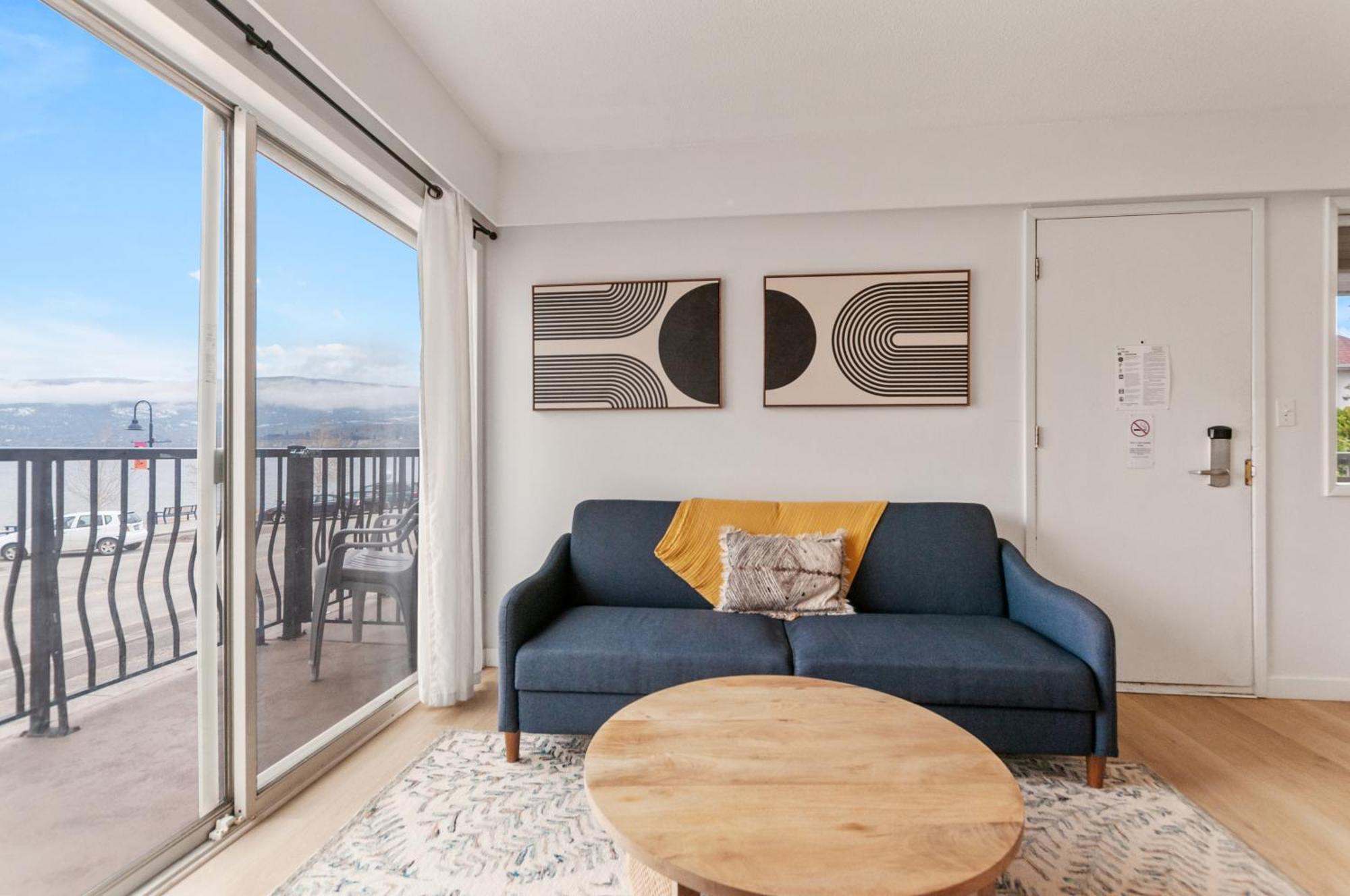 Okanagan Lakefront Resort Пентіктон Екстер'єр фото
