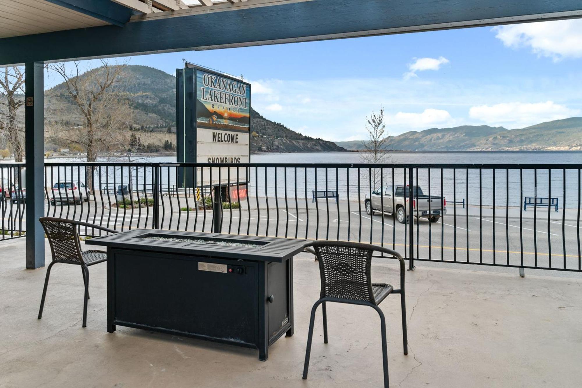 Okanagan Lakefront Resort Пентіктон Екстер'єр фото