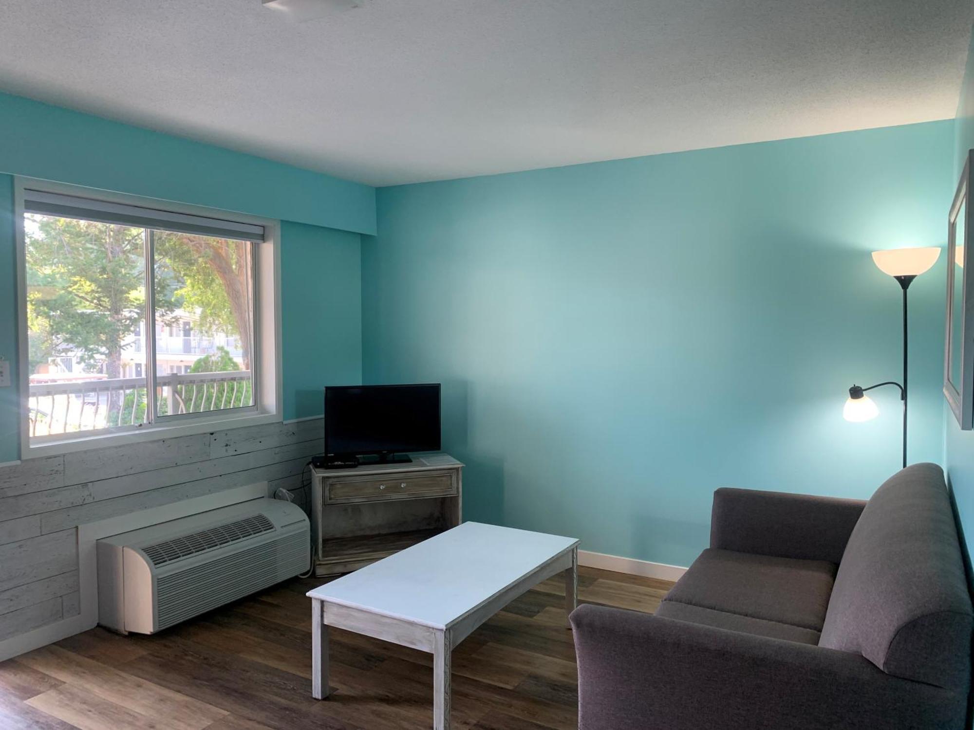 Okanagan Lakefront Resort Пентіктон Екстер'єр фото
