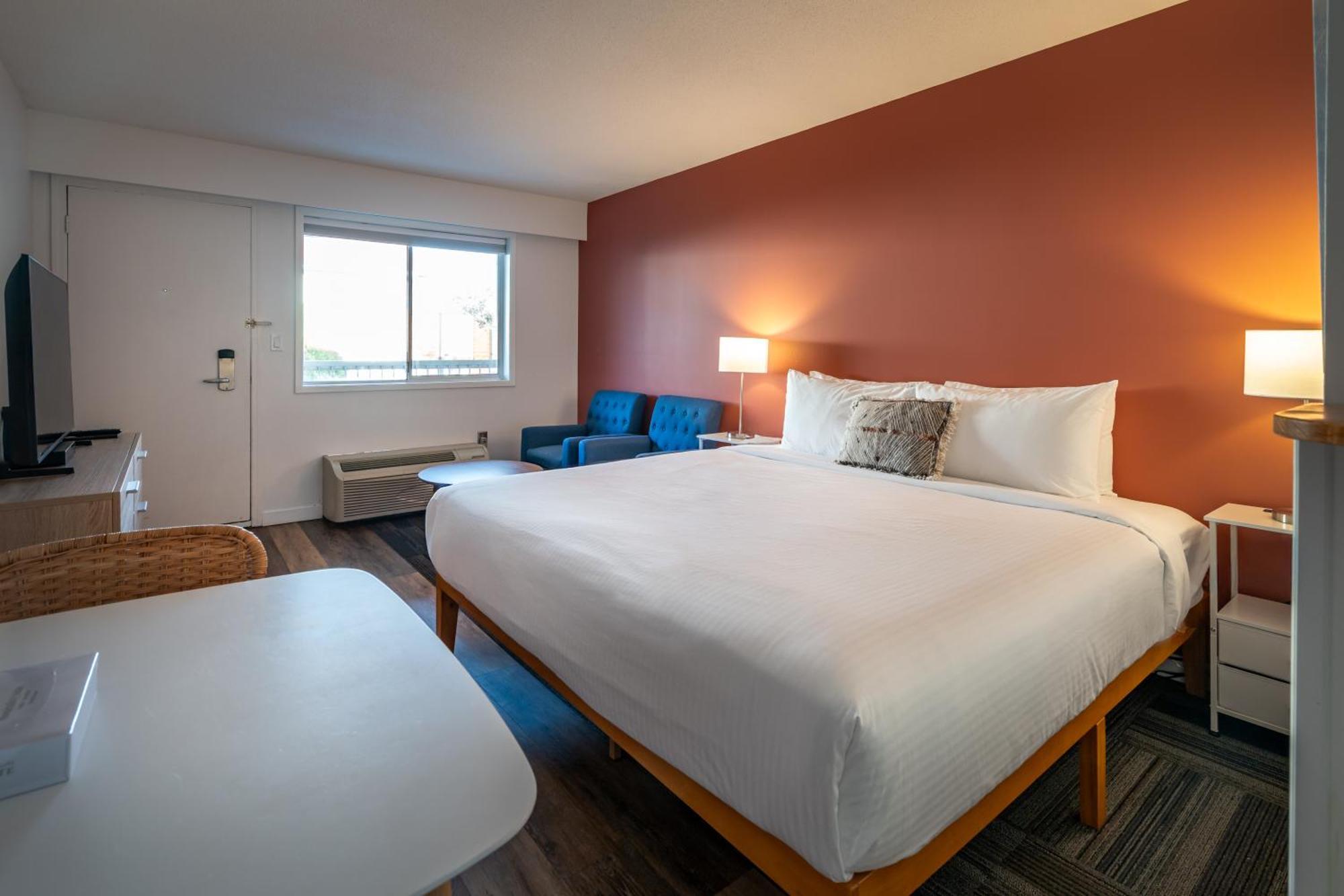Okanagan Lakefront Resort Пентіктон Екстер'єр фото