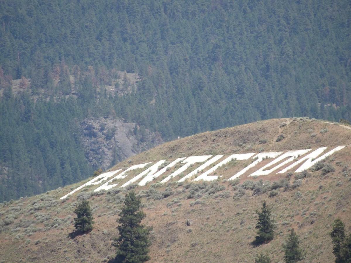 Okanagan Lakefront Resort Пентіктон Екстер'єр фото