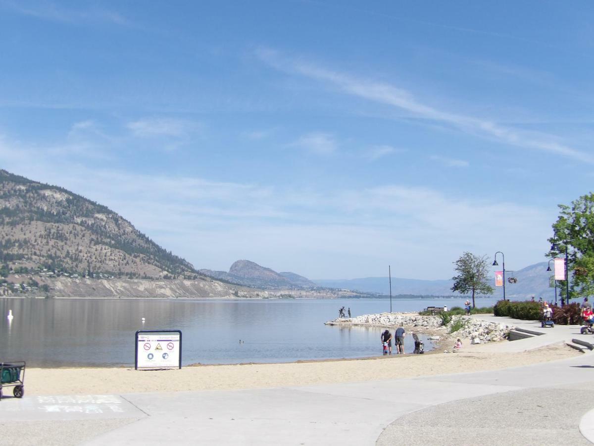 Okanagan Lakefront Resort Пентіктон Екстер'єр фото